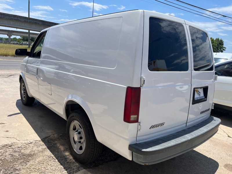 Chevrolet Astro Cargo Van Vehicle Image 06