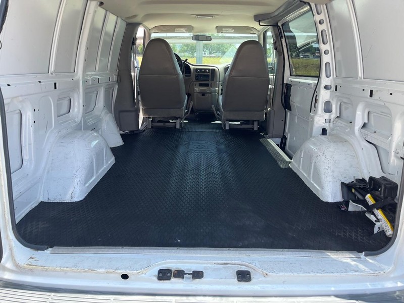 Chevrolet Astro Cargo Van Vehicle Image 09
