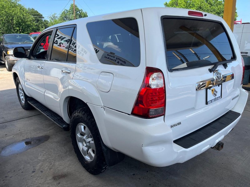 Toyota 4Runner Vehicle Image 04