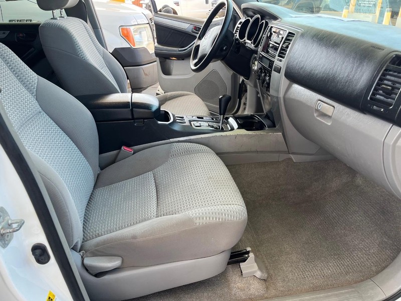 Toyota 4Runner Vehicle Image 10