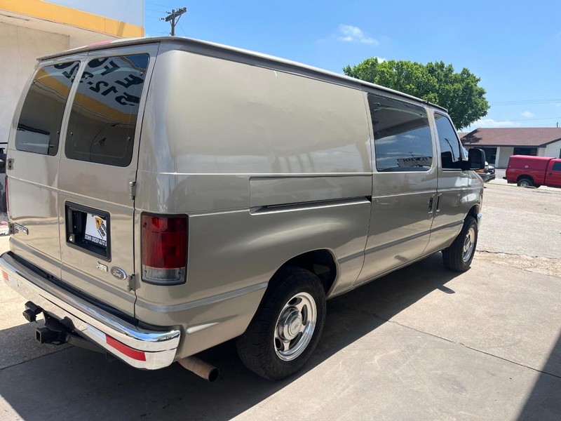 Ford Econoline Cargo Van Vehicle Image 04