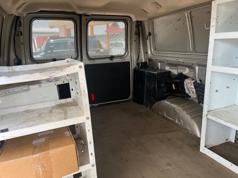 Ford Econoline Cargo Van Vehicle Image 13