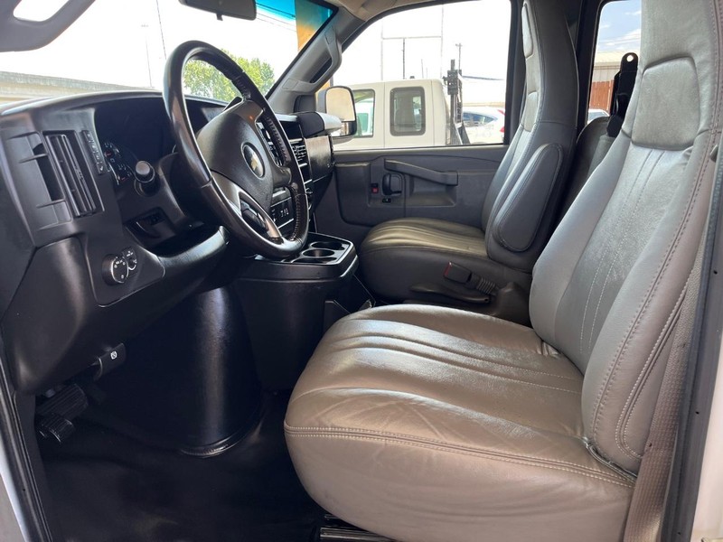 Chevrolet Express Passenger Vehicle Image 07