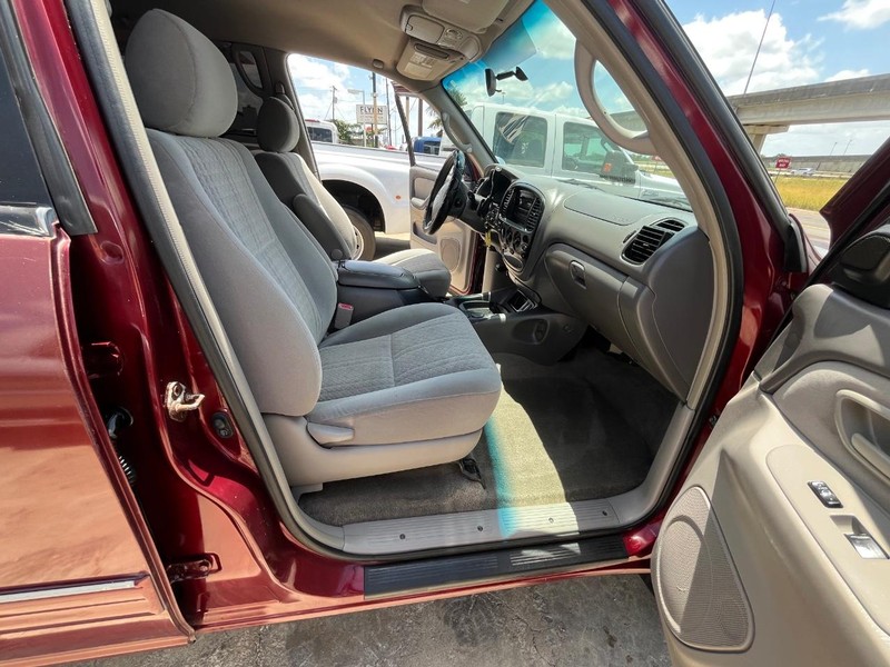Toyota Tundra Vehicle Image 11