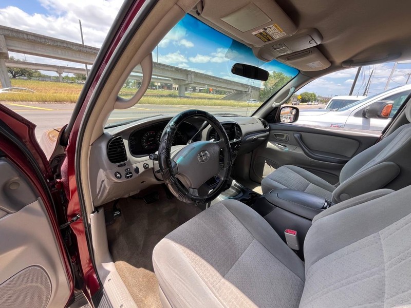 Toyota Tundra Vehicle Image 12