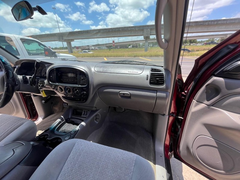 Toyota Tundra Vehicle Image 13