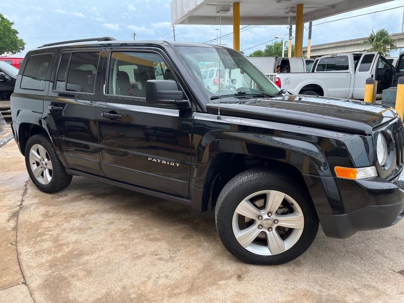 Jeep Patriot Vehicle Image 03
