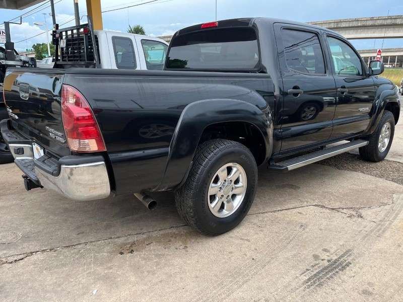 Toyota Tacoma Vehicle Image 04