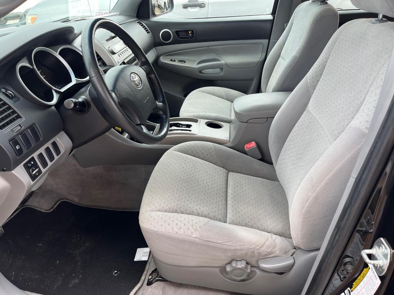 Toyota Tacoma Vehicle Image 07