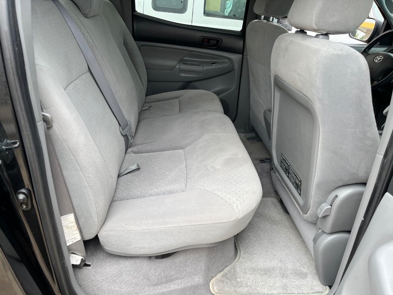 Toyota Tacoma Vehicle Image 10