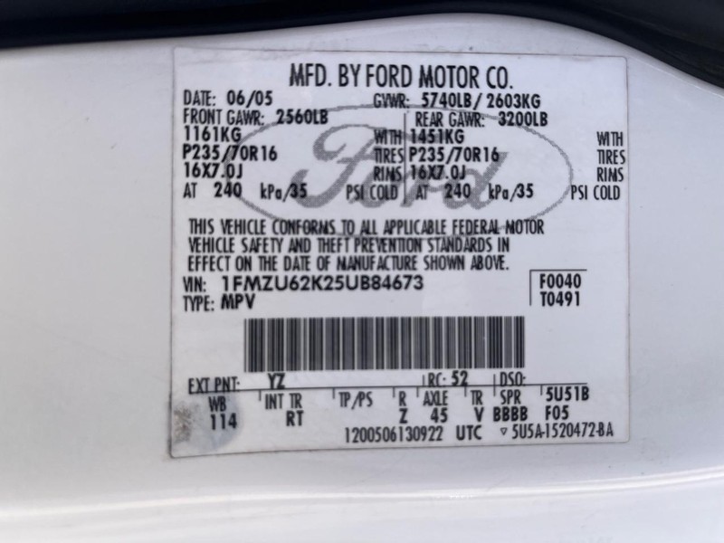 Ford Explorer Vehicle Image 16