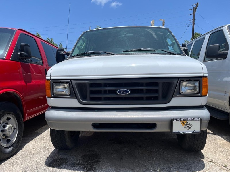 Ford Econoline Cargo Van Vehicle Image 02