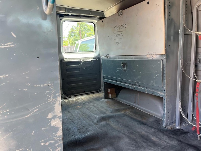 Ford Econoline Cargo Van Vehicle Image 06
