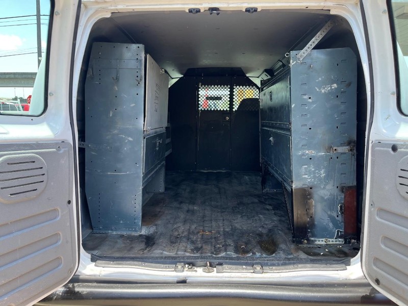 Ford Econoline Cargo Van Vehicle Image 07