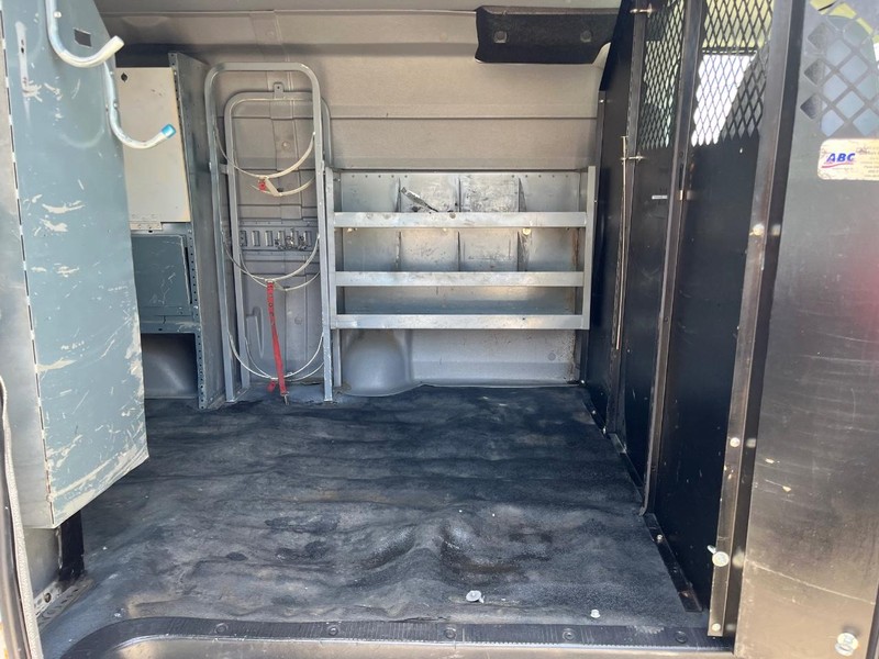 Ford Econoline Cargo Van Vehicle Image 11