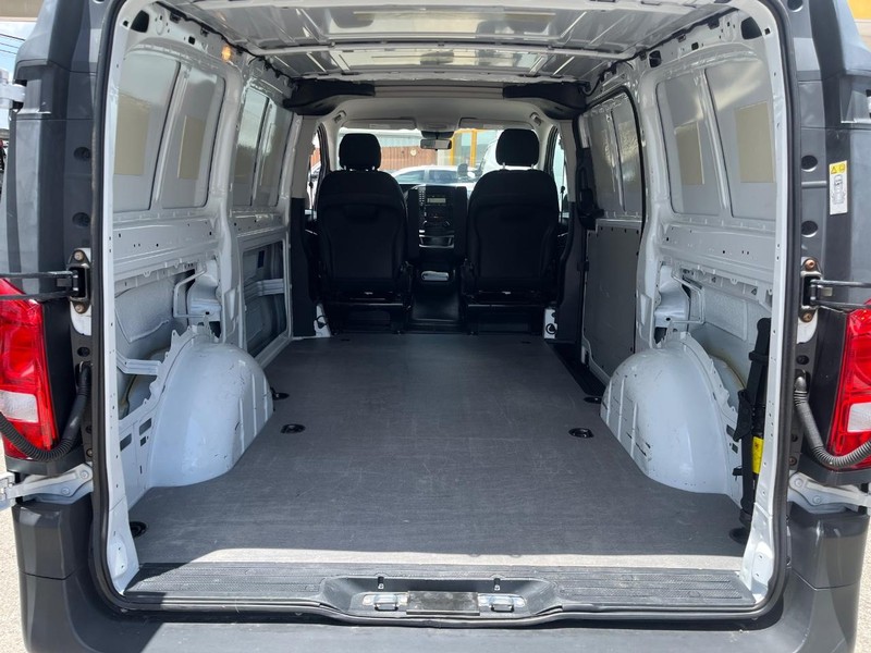 Mercedes-Benz Metris Cargo Van Vehicle Image 13