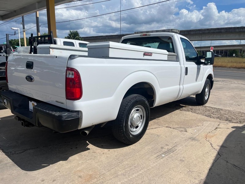 Ford Super Duty F-250 SRW Vehicle Image 06