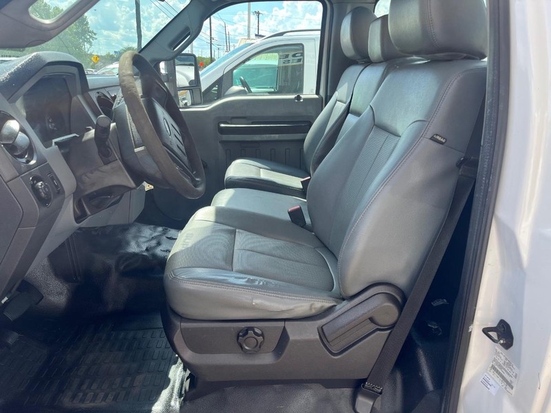 Ford Super Duty F-250 SRW Vehicle Image 08