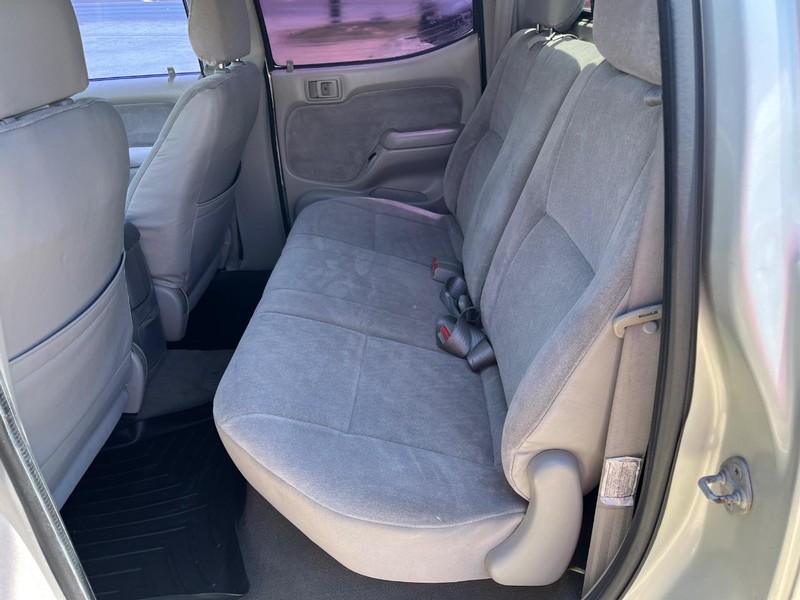 Toyota Tacoma Vehicle Image 12