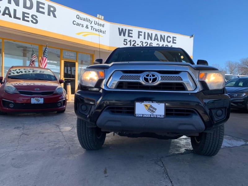 Toyota Tacoma Vehicle Image 02