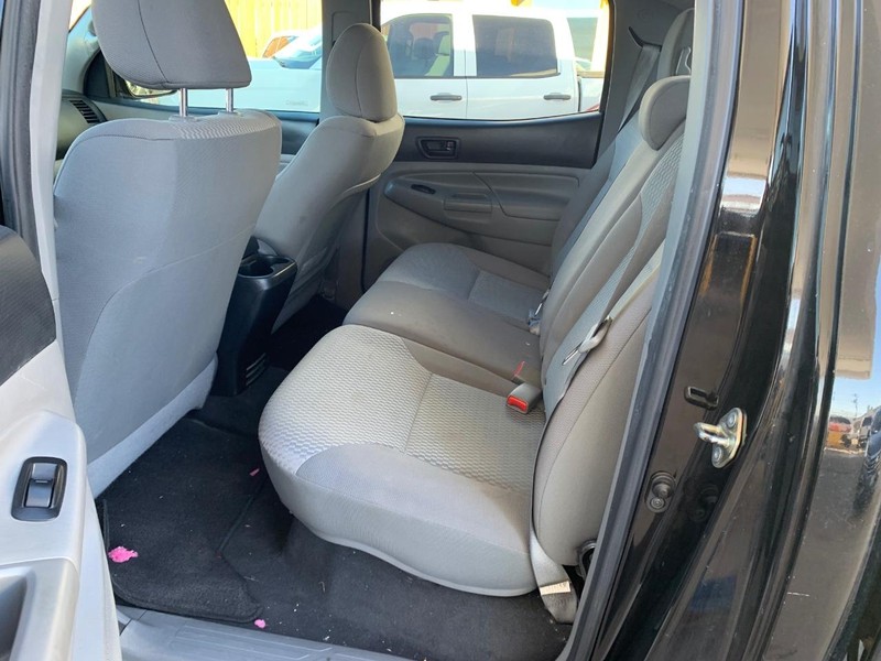 Toyota Tacoma Vehicle Image 10