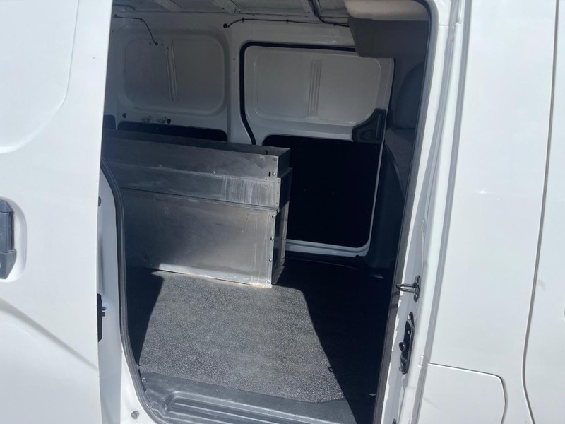 Chevrolet City Express Cargo Van Vehicle Image 11