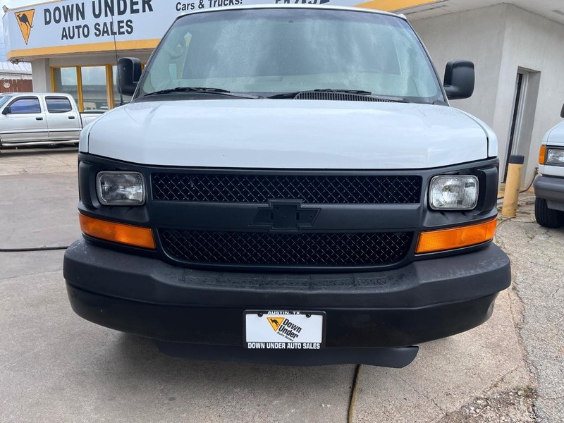 Chevrolet Express Cargo Van Vehicle Image 02
