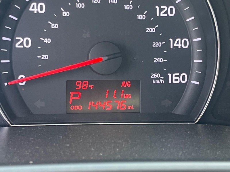 Kia Sorento Vehicle Image 14