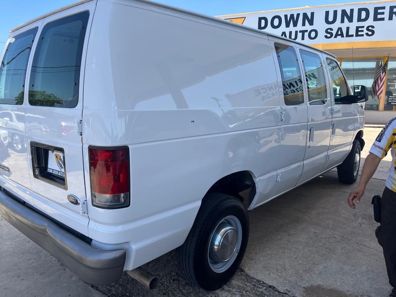 Ford Econoline Cargo Van Vehicle Image 04