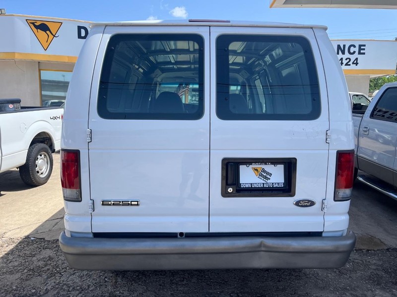 Ford Econoline Cargo Van Vehicle Image 05
