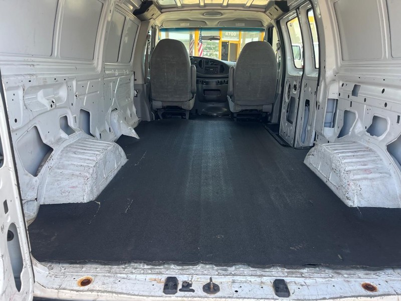 Ford Econoline Cargo Van Vehicle Image 13