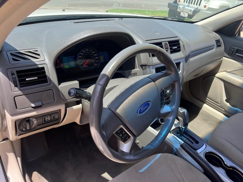 Ford Fusion Vehicle Image 08