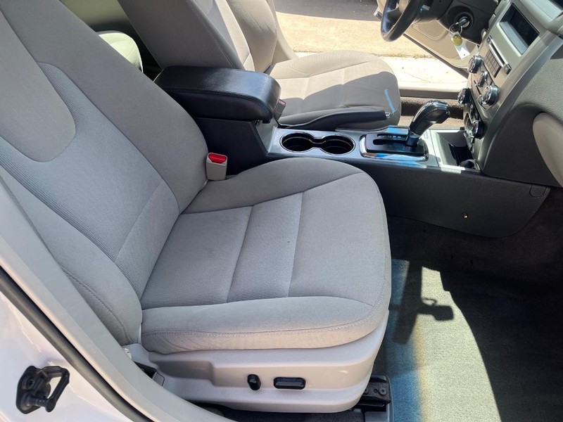 Ford Fusion Vehicle Image 10