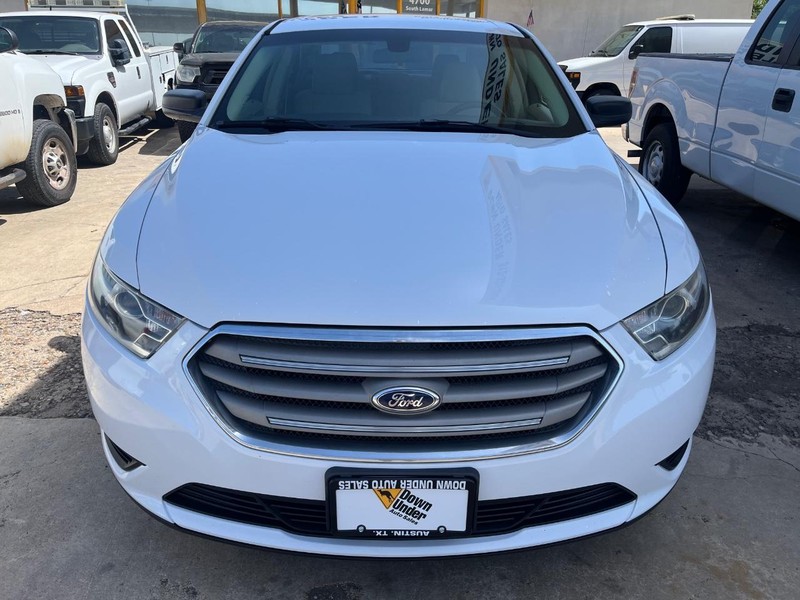 Ford Taurus Vehicle Image 02
