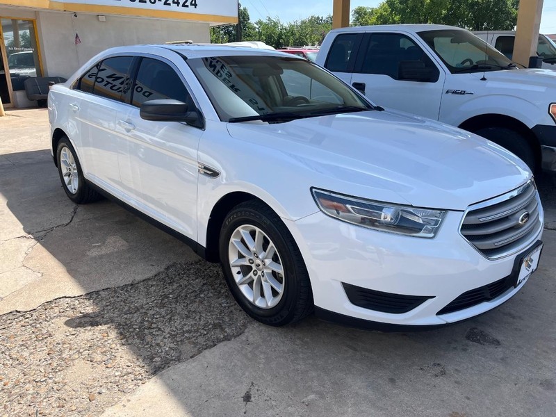 Ford Taurus Vehicle Image 03
