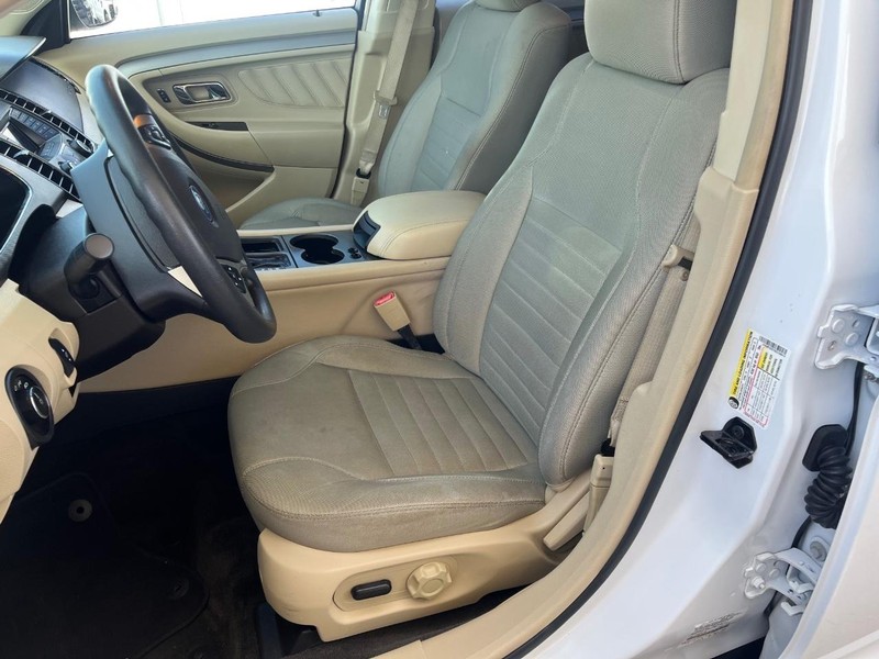 Ford Taurus Vehicle Image 07