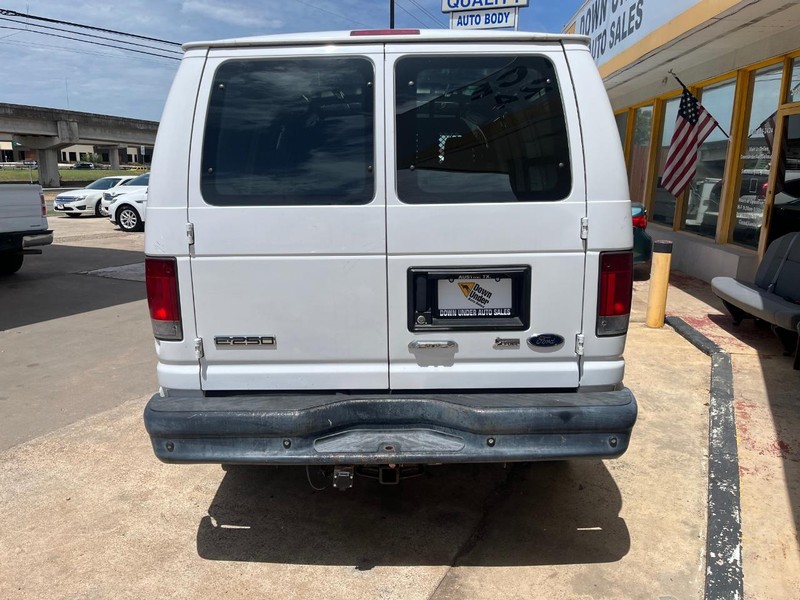 Ford Econoline Cargo Van Vehicle Image 05