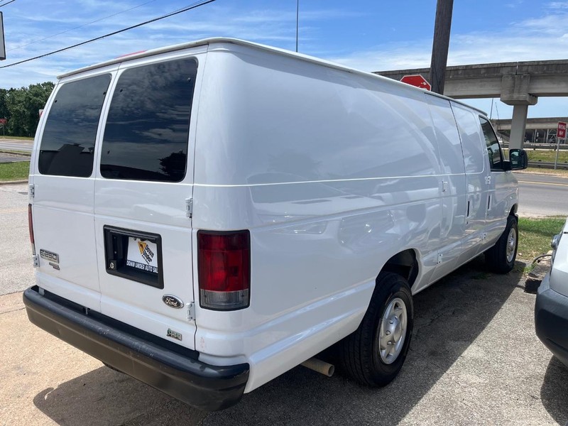 Ford Econoline Cargo Van Vehicle Image 04