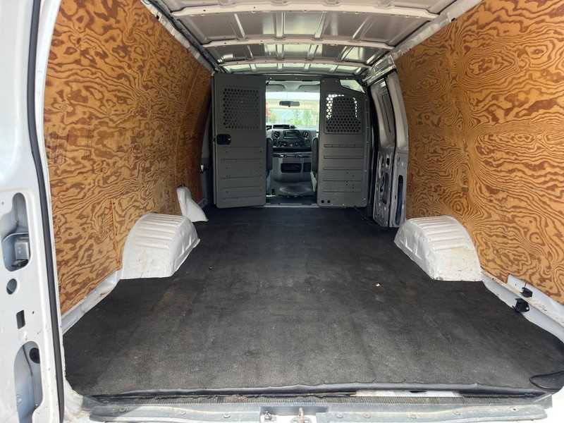 Ford Econoline Cargo Van Vehicle Image 09
