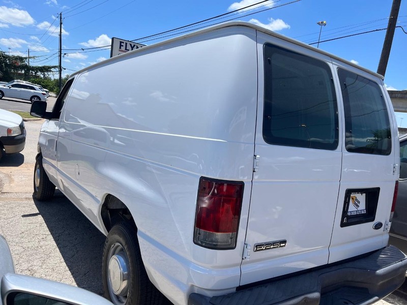 Ford Econoline Cargo Van Vehicle Image 04