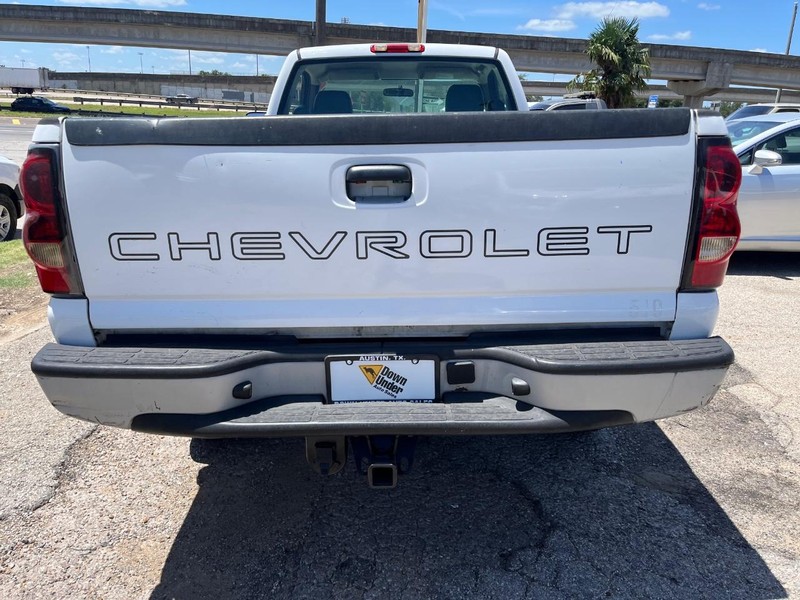 Chevrolet Silverado 2500HD Classic Vehicle Image 05