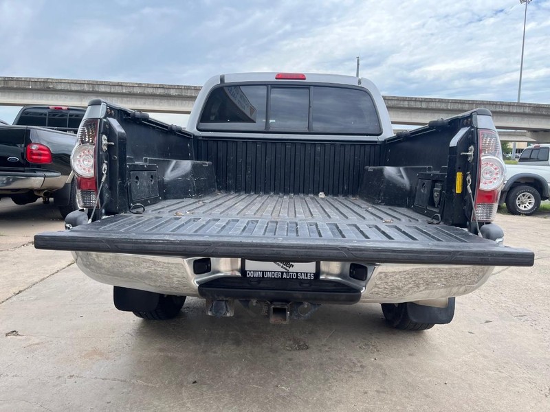 Toyota Tacoma Vehicle Image 05