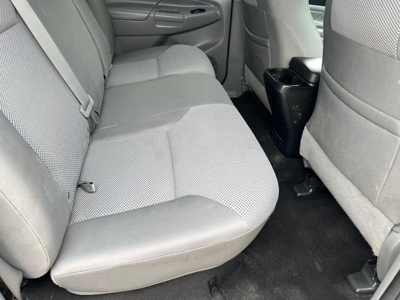 Toyota Tacoma Vehicle Image 09