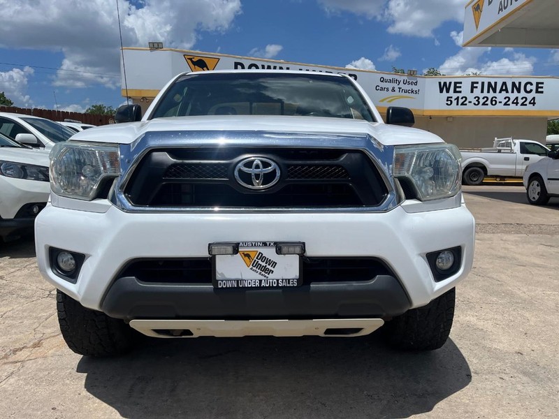 Toyota Tacoma Vehicle Image 02