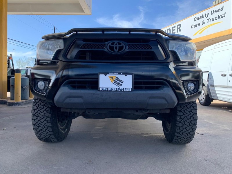 Toyota Tacoma Vehicle Image 02