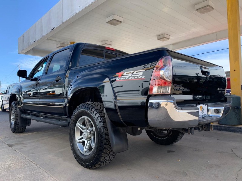 Toyota Tacoma Vehicle Image 04
