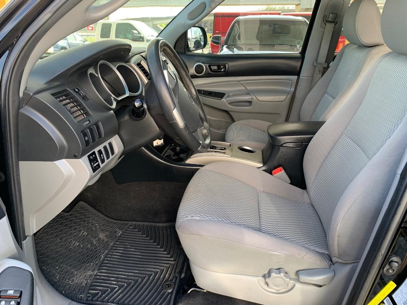 Toyota Tacoma Vehicle Image 07