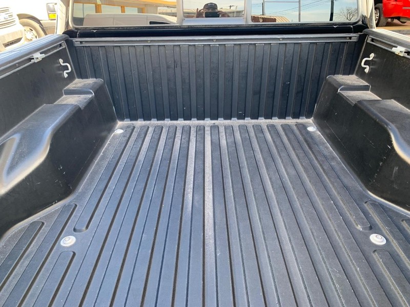 Toyota Tacoma Vehicle Image 10