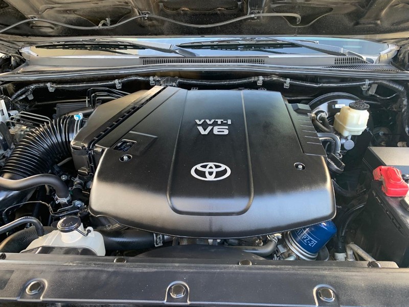 Toyota Tacoma Vehicle Image 12