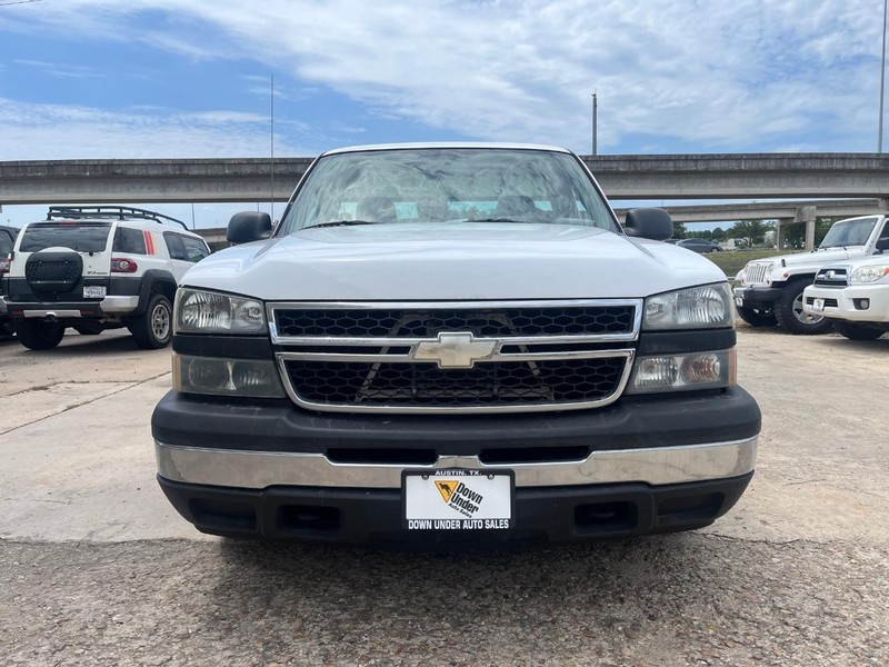 Chevrolet Silverado 1500 Vehicle Image 02